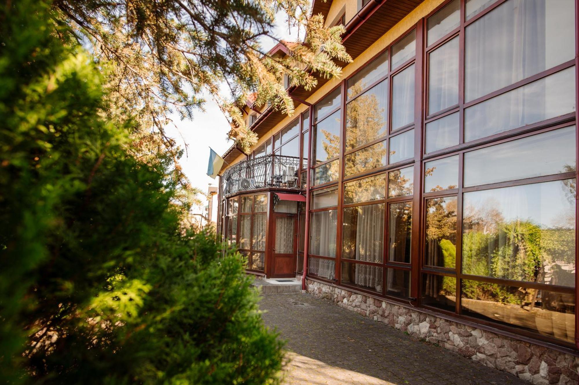 Club Ph Hotel Truskavets Exterior photo