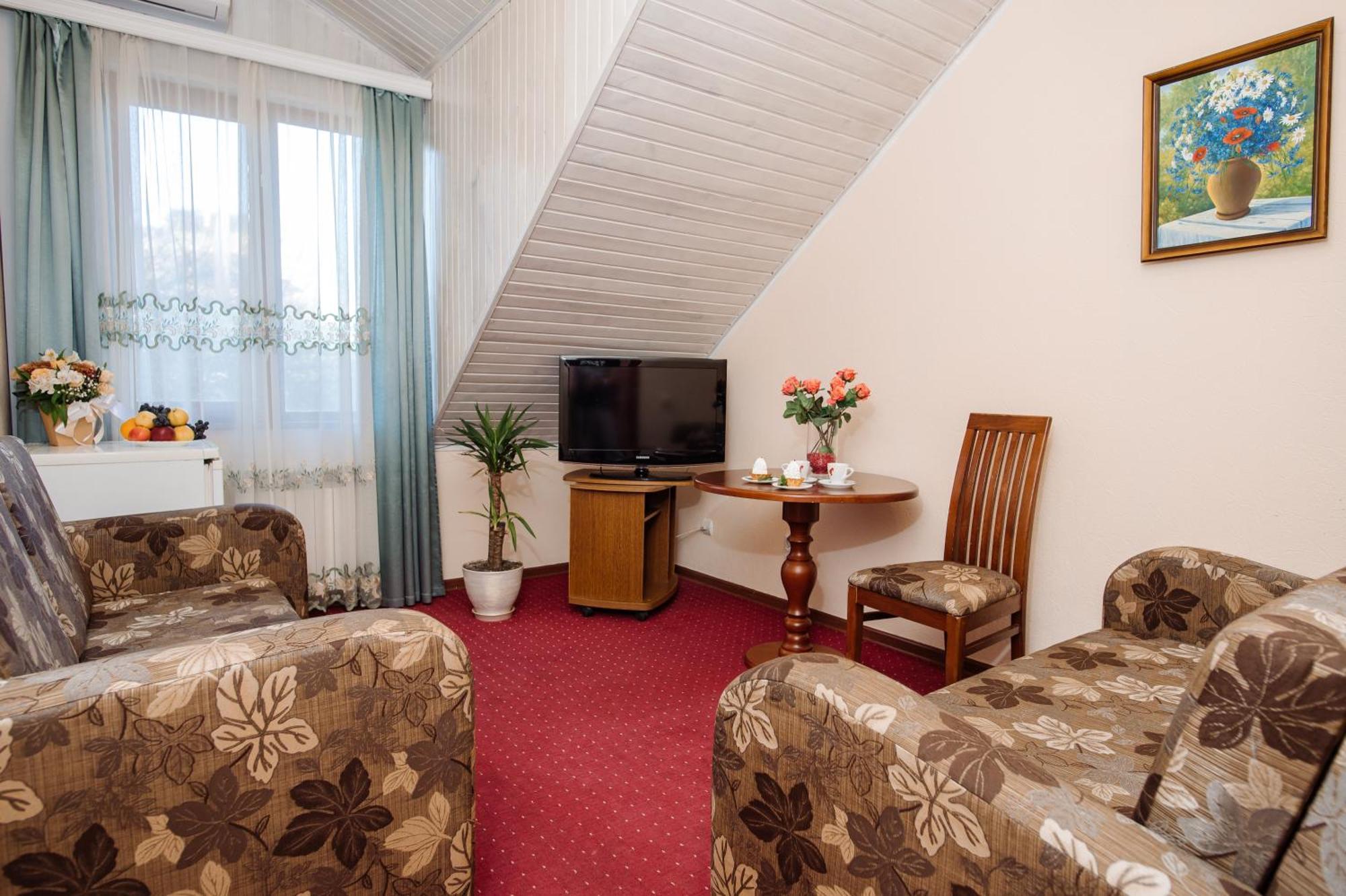 Club Ph Hotel Truskavets Exterior photo